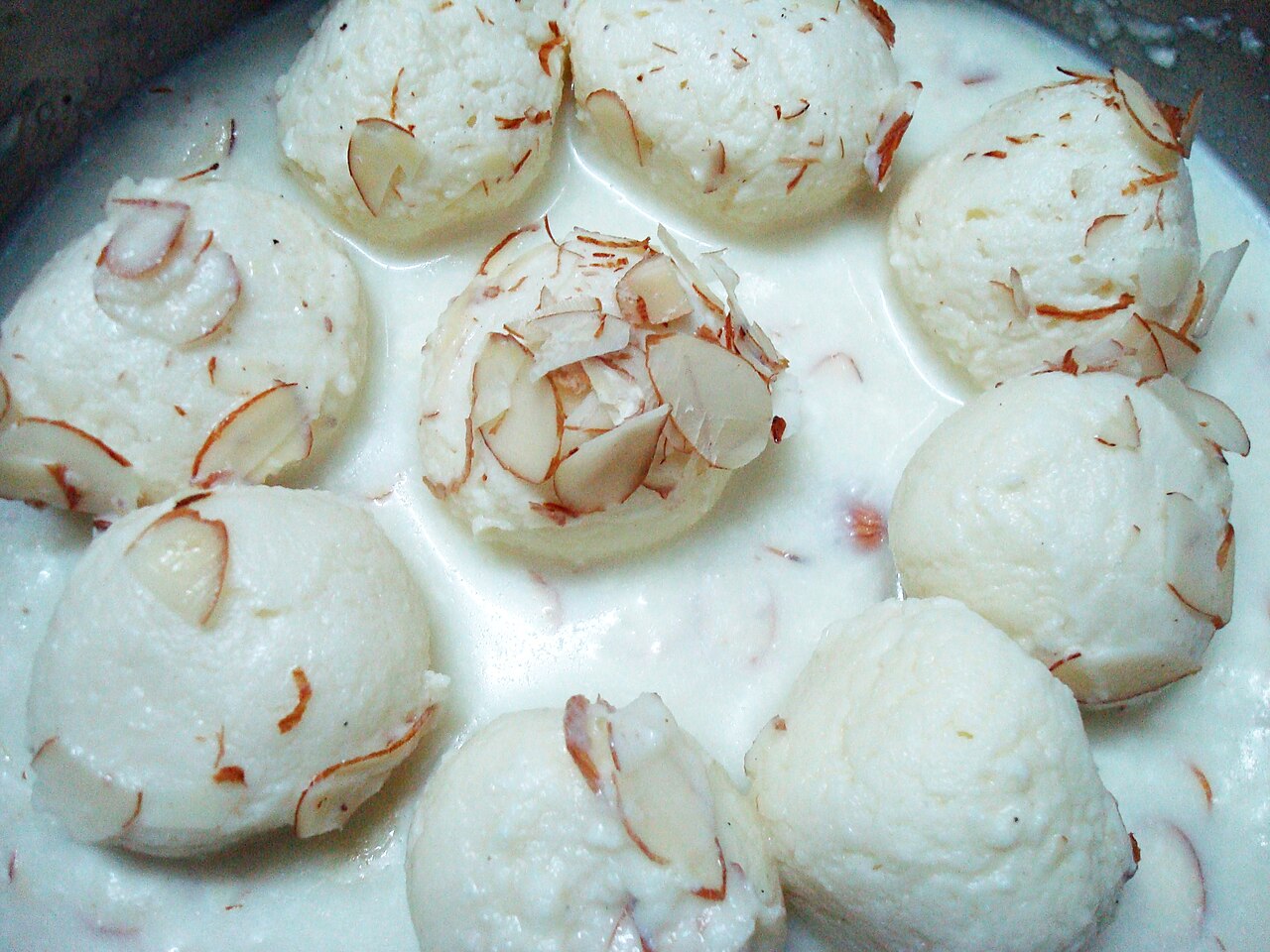 রসমালাই রেসিপি - ঐতিহ্যবাহী বাঙালি মিষ্টি