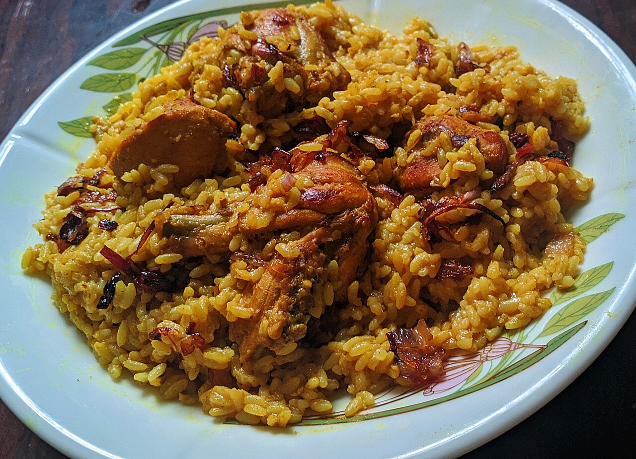 মোরগ পোলাও পরিবেশন শৈলী