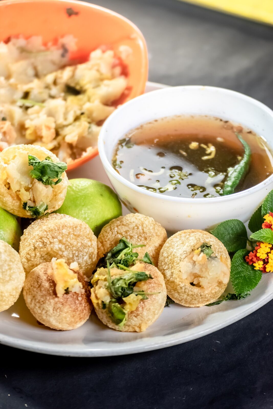 ফুচকা তৈরির আলু ও ডাবলির চটপটা পুর